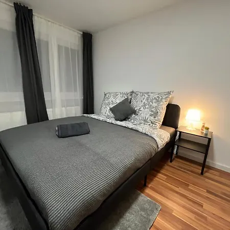 Flexstay 8 בית אירוח *