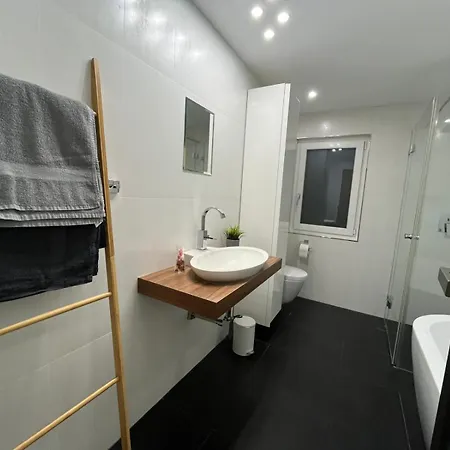 Flexstay 8