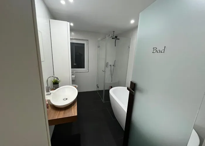 Flexstay 8 Homestay *